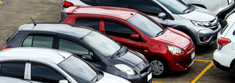 Consumo sanciona a Avis, empresa multinacional de alquiler de coches.